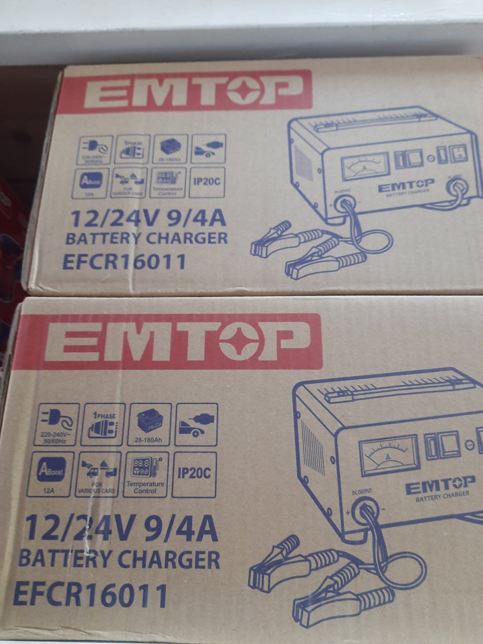 Chargeur De Batterie Intelligent 12/24V Haute Performance Emtop EFCR16011 – Image 2