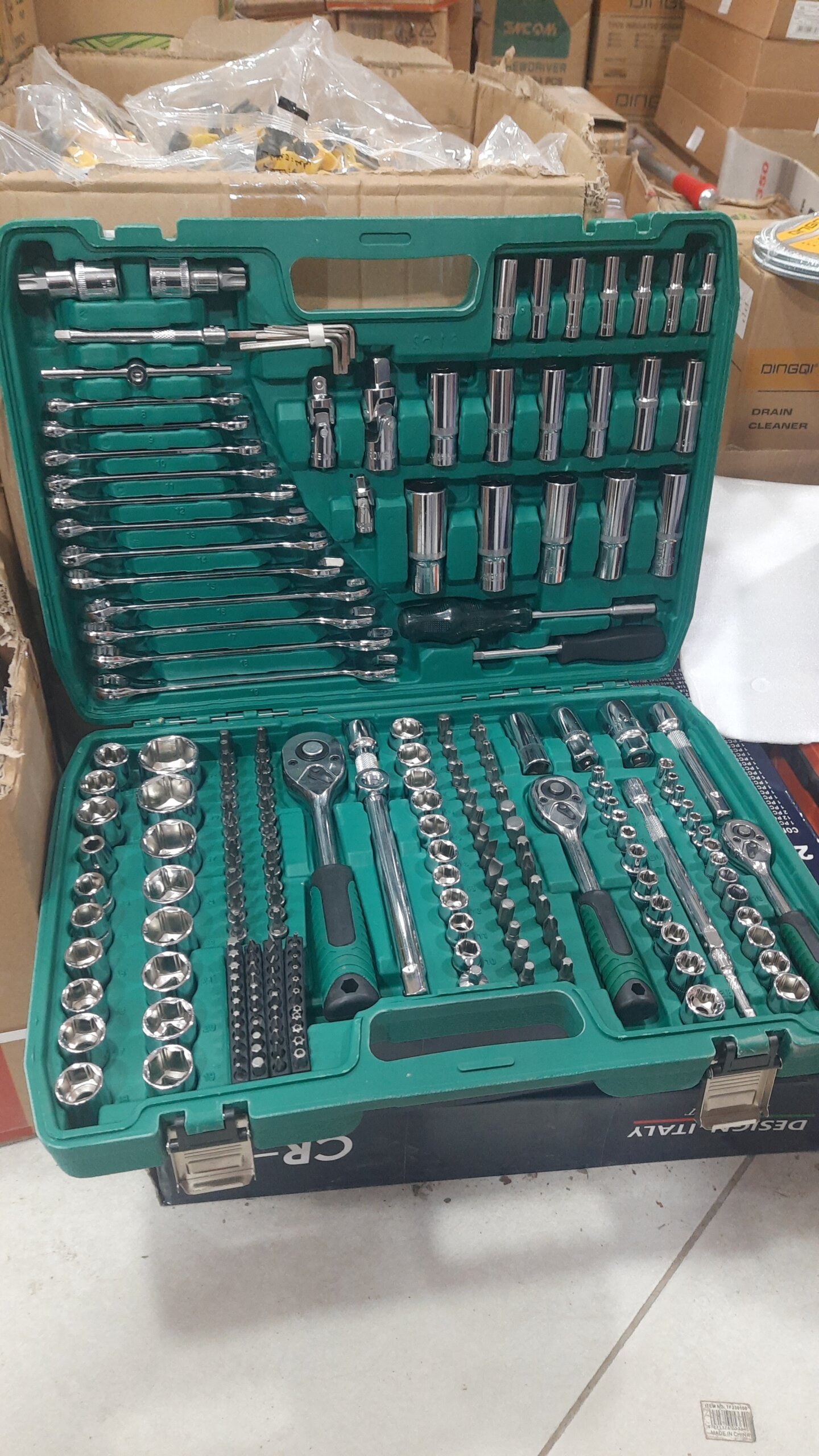 Caisse à douilles et Clés à Cliquets 216PCS – Image 2